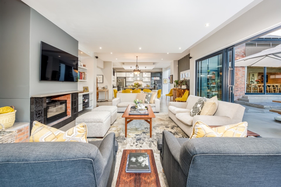 5 Bedroom Property for Sale in Aurora Western Cape